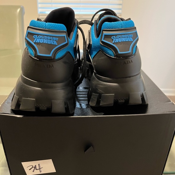 Men’s Prada Cloudbust sneaker black and blue size 8 - Picture 2 of 4